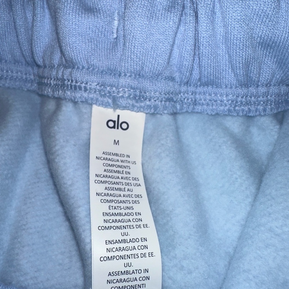 ALO Yoga Sweatpant in Winter Frost - Picture 6 of 6